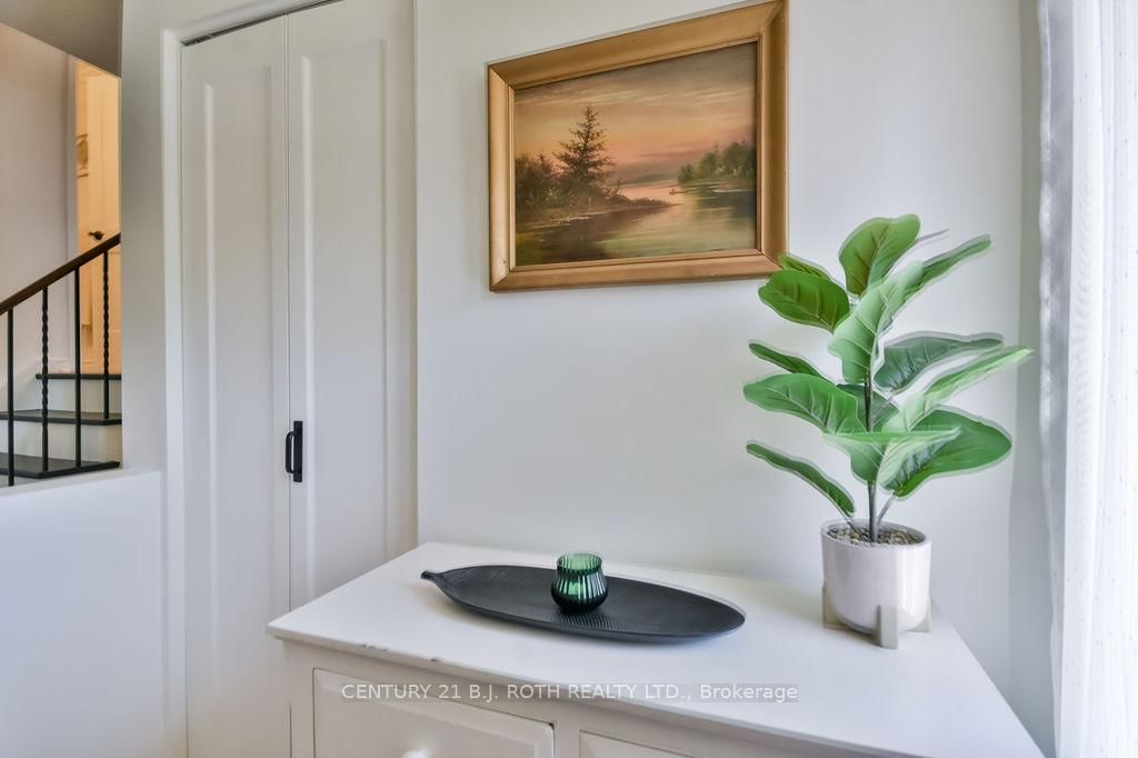 32 Lonsdale Place • Barrie, ON photo 13