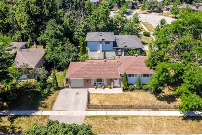 32 Lonsdale Place • Barrie, ON photo 2