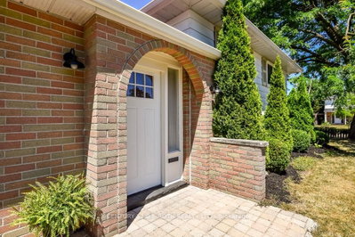 32 Lonsdale Place • Barrie, ON photo 5