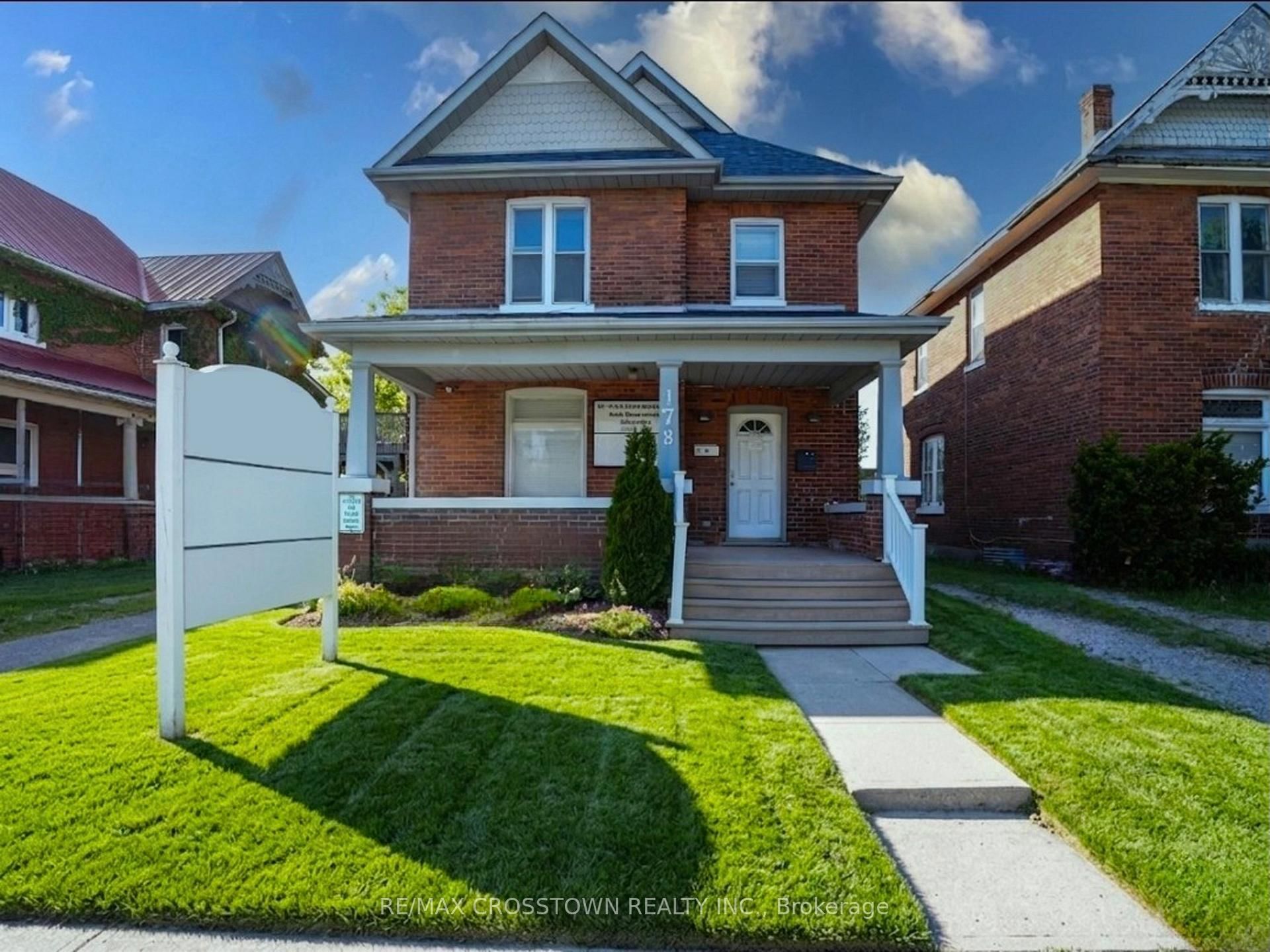 178 Dunlop Street W