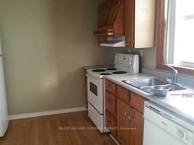 116 Maple Avenue • Barrie, ON photo 11