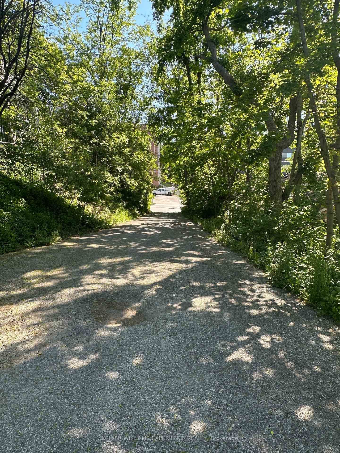 116 Maple Avenue • Barrie, ON photo 18