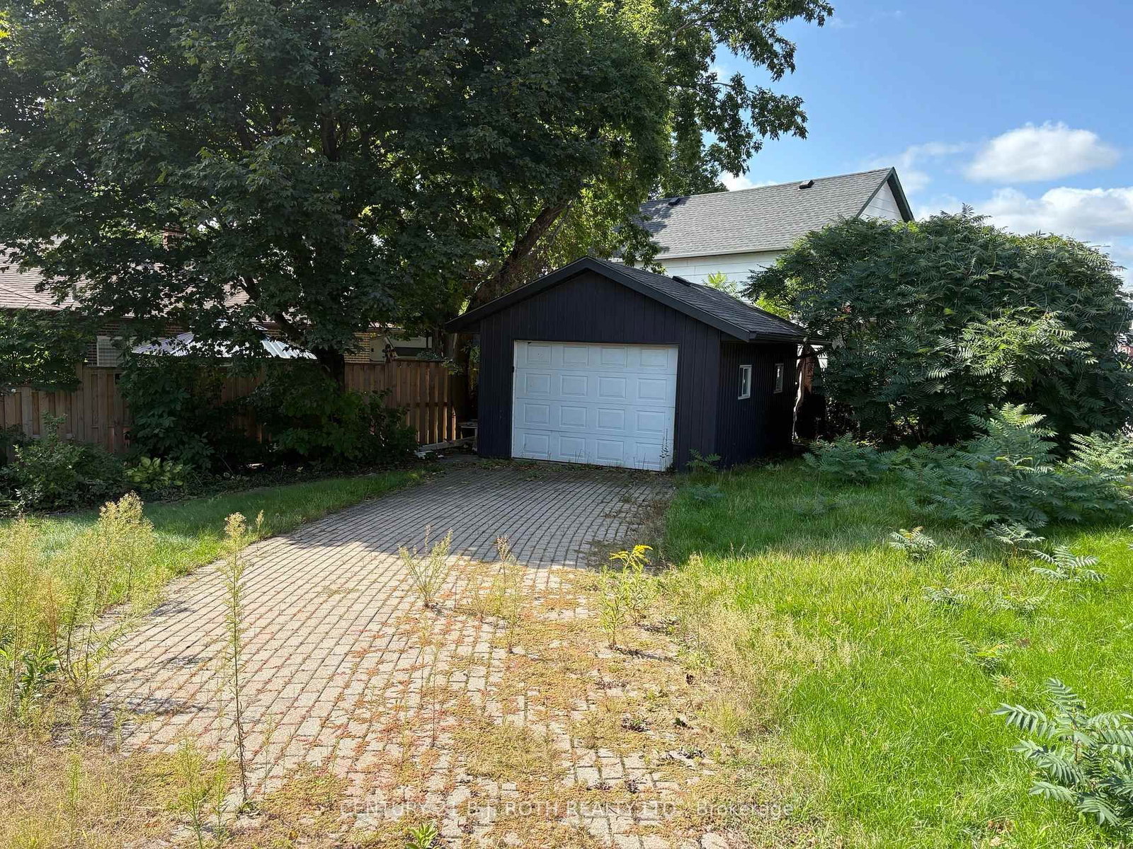 Listing Image 4