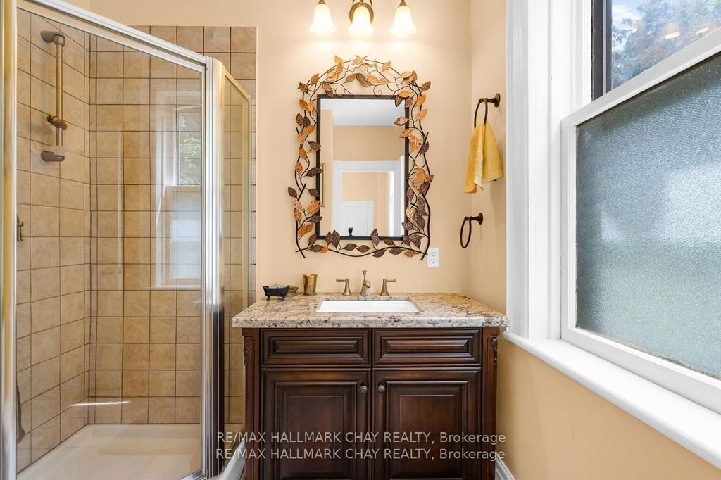 1407 Flos 8 Road W