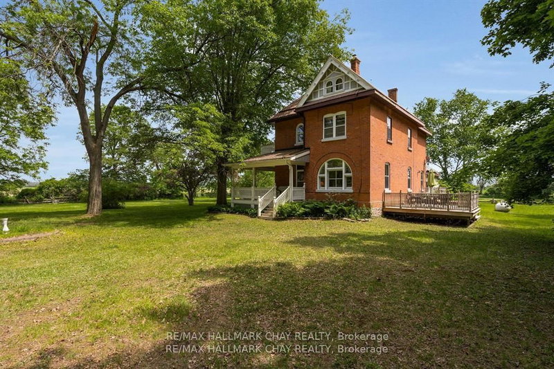 1407 Flos 8 Road W