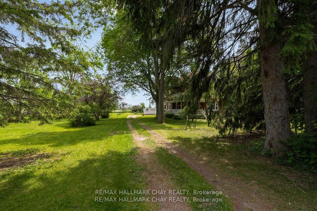1407 Flos 8 Road W