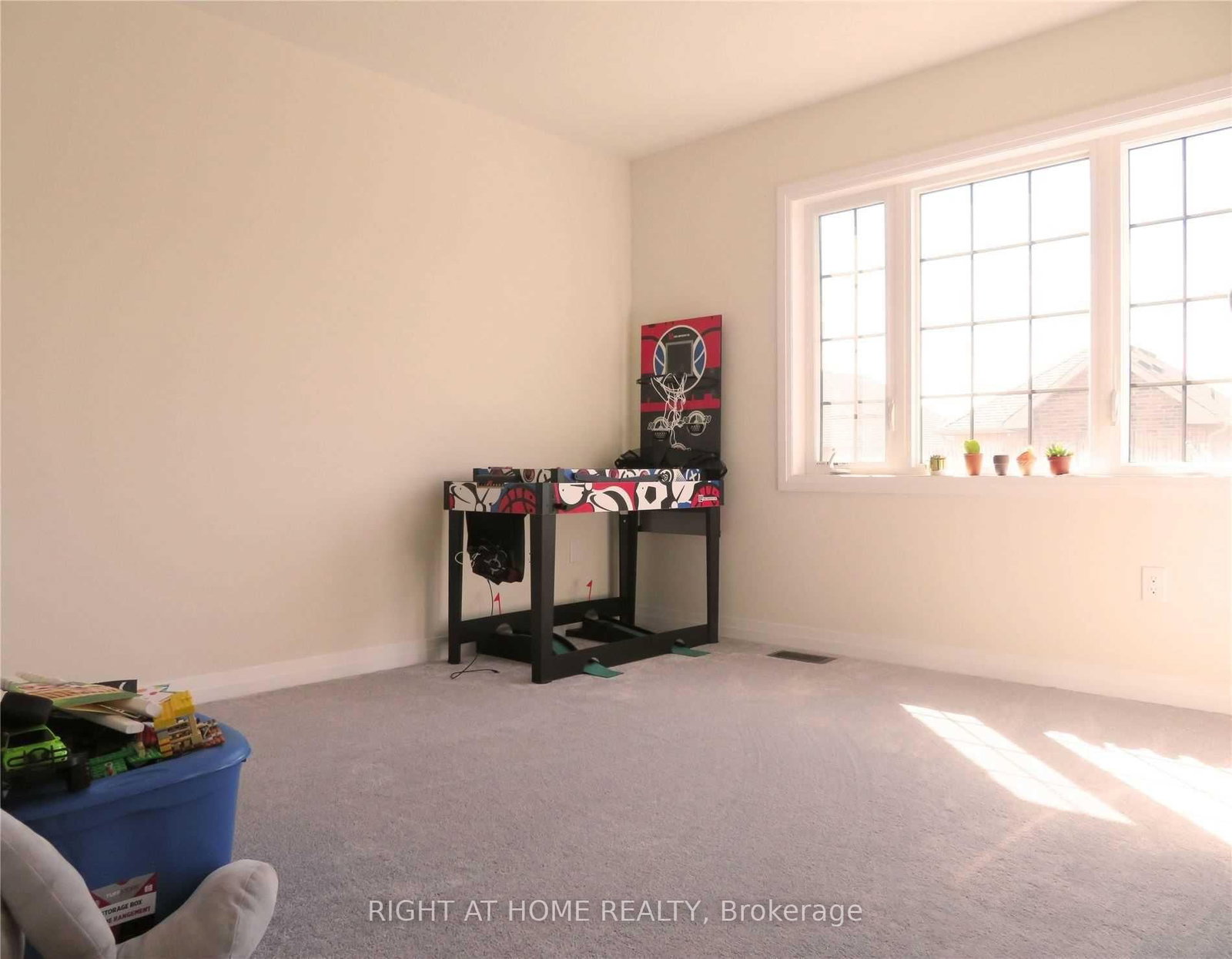 37 Bedford Estates Crescent • Barrie, ON photo 13