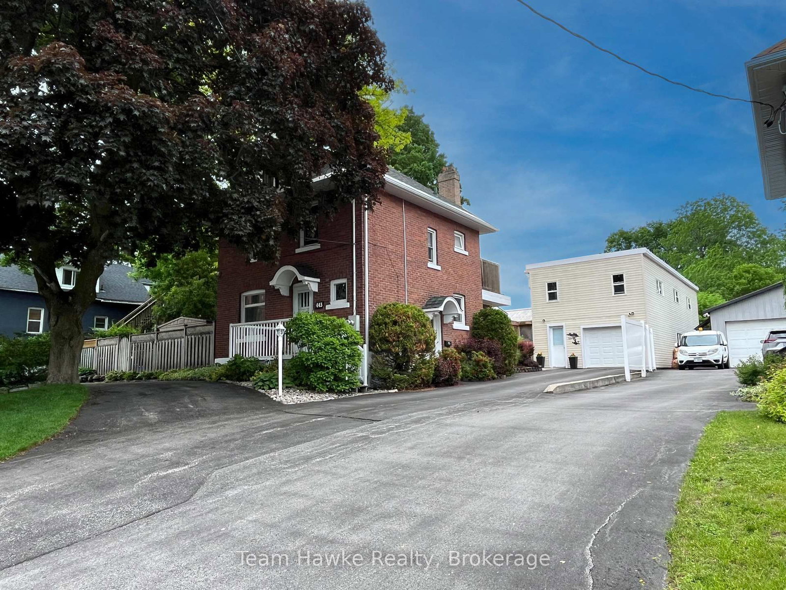 443 Elizabeth Street • Midland, ON photo 2