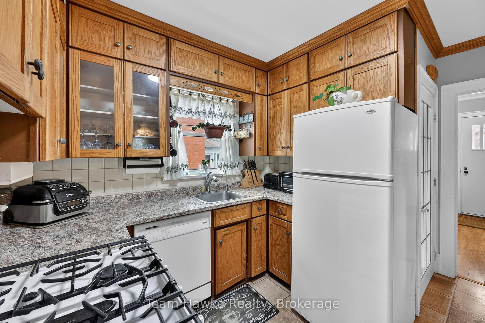 443 Elizabeth Street • Midland, ON photo 8