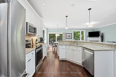 50 Thicketwood Avenue • Barrie, ON photo 3