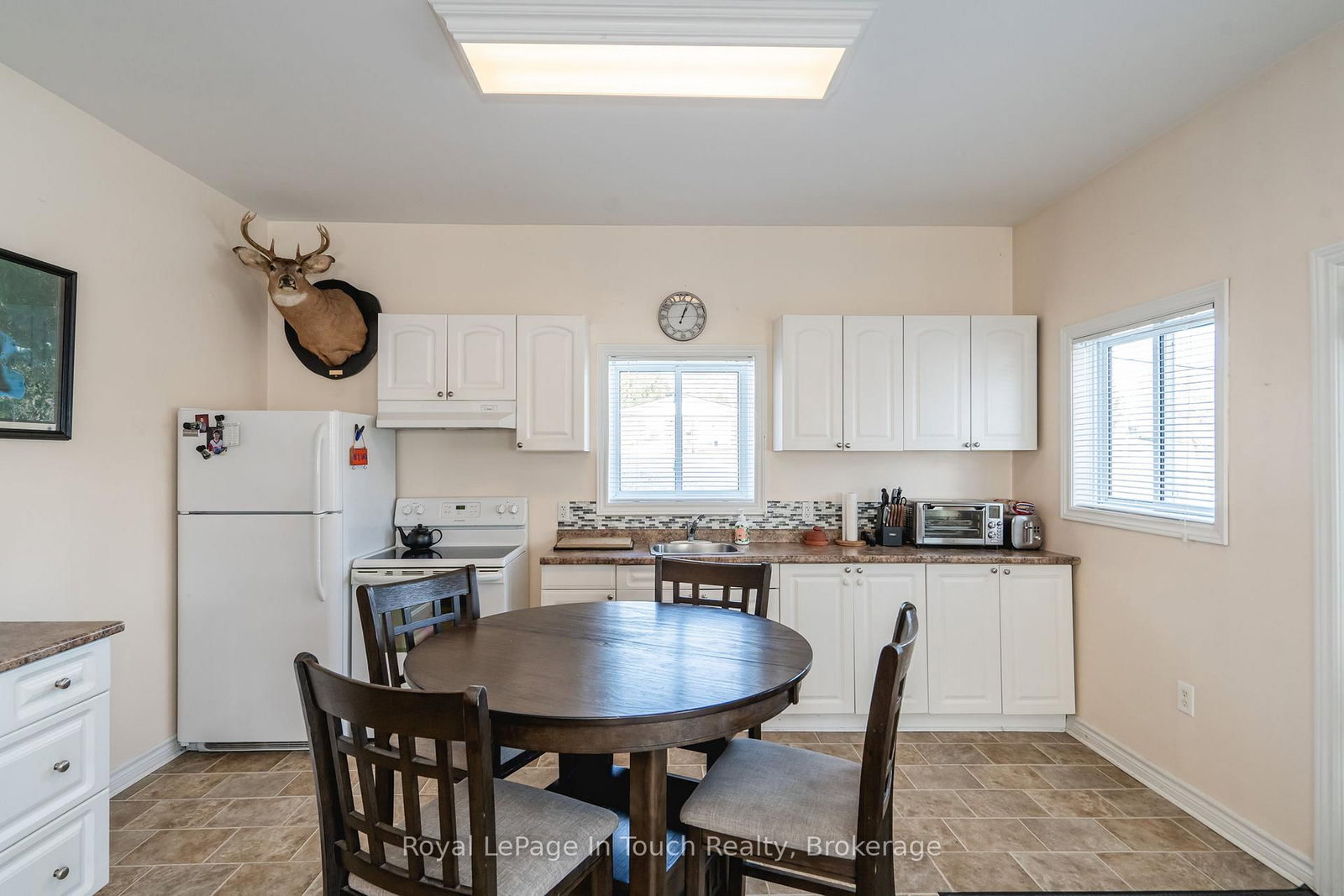 679 Montreal Street • Midland, ON photo 8