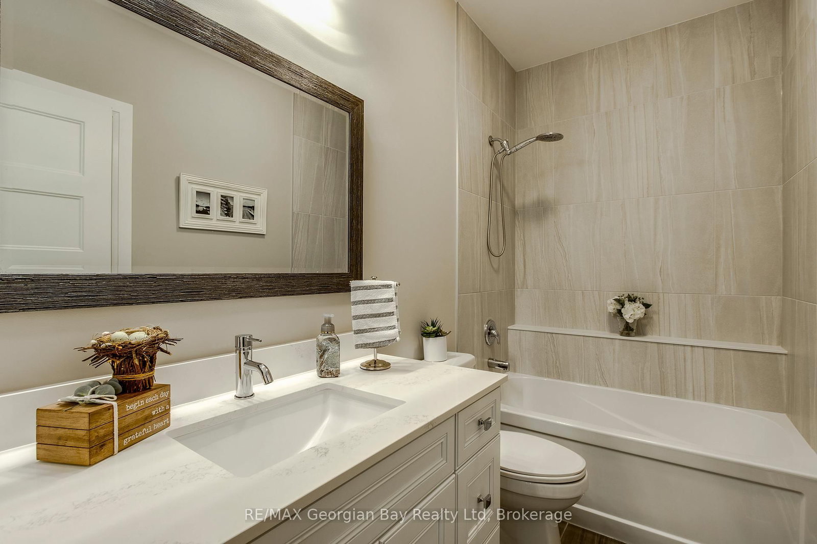 50 Windermere Circle • Tay, ON photo 8