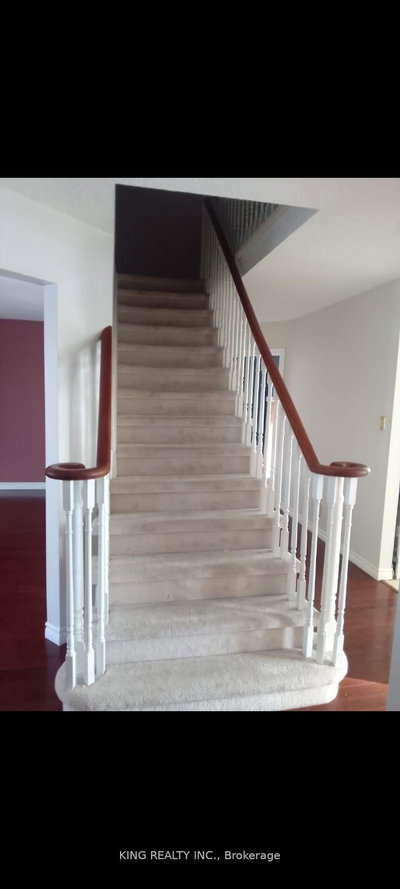 139 Livingstone Street • Barrie, ON photo 8