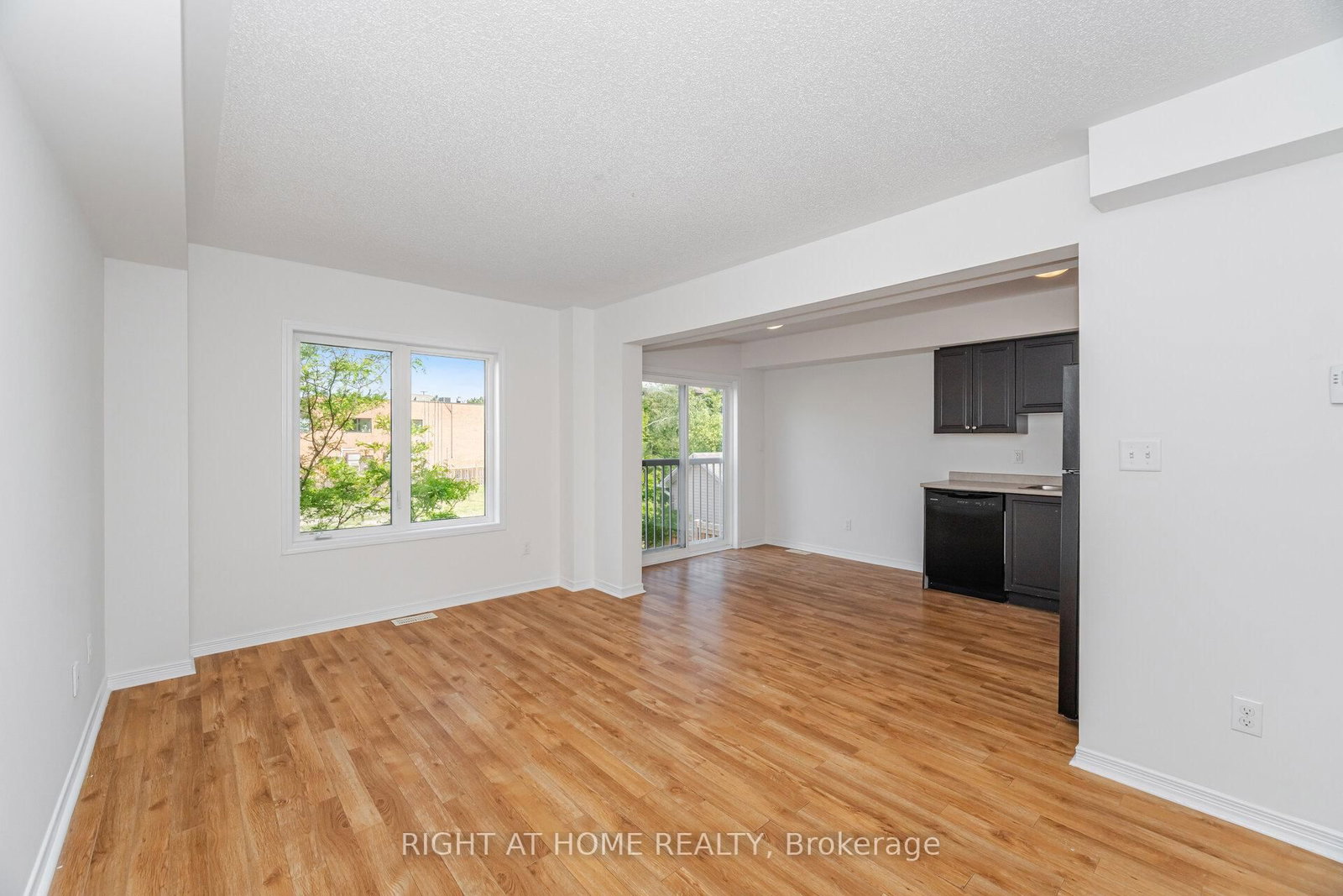 23 Peartree Court • Barrie, ON photo 11
