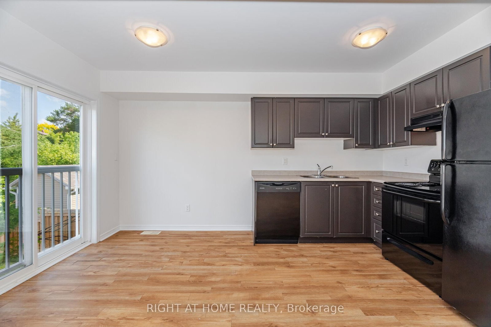 23 Peartree Court • Barrie, ON photo 13
