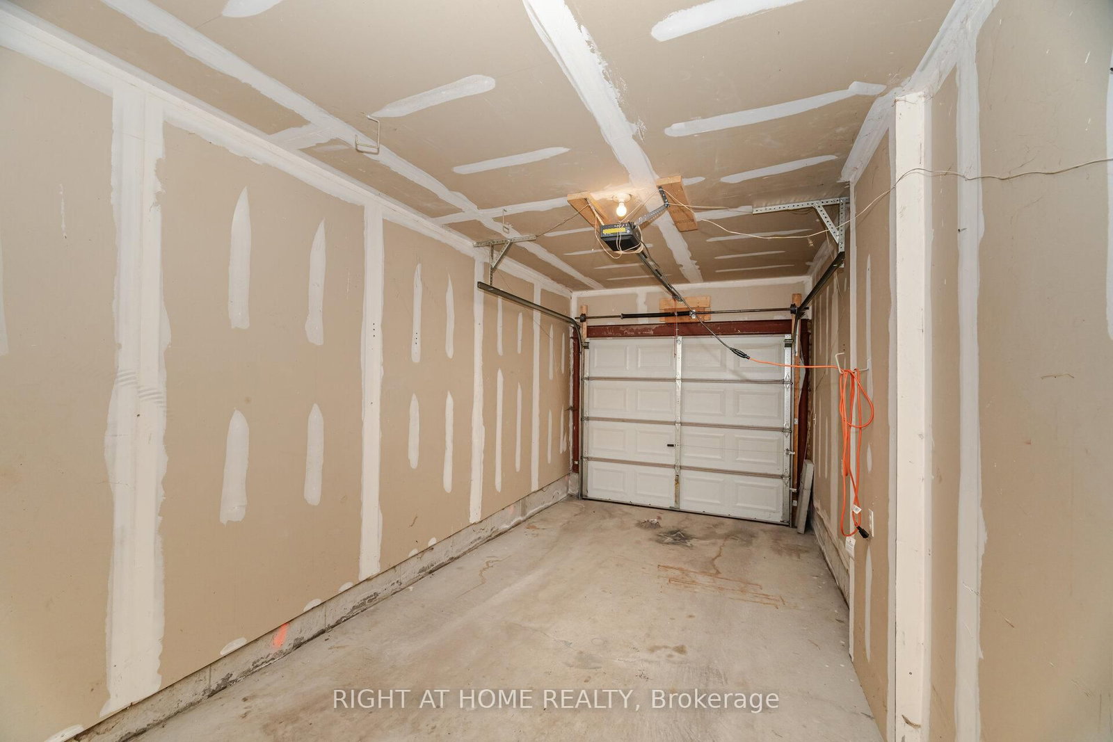 23 Peartree Court • Barrie, ON photo 37