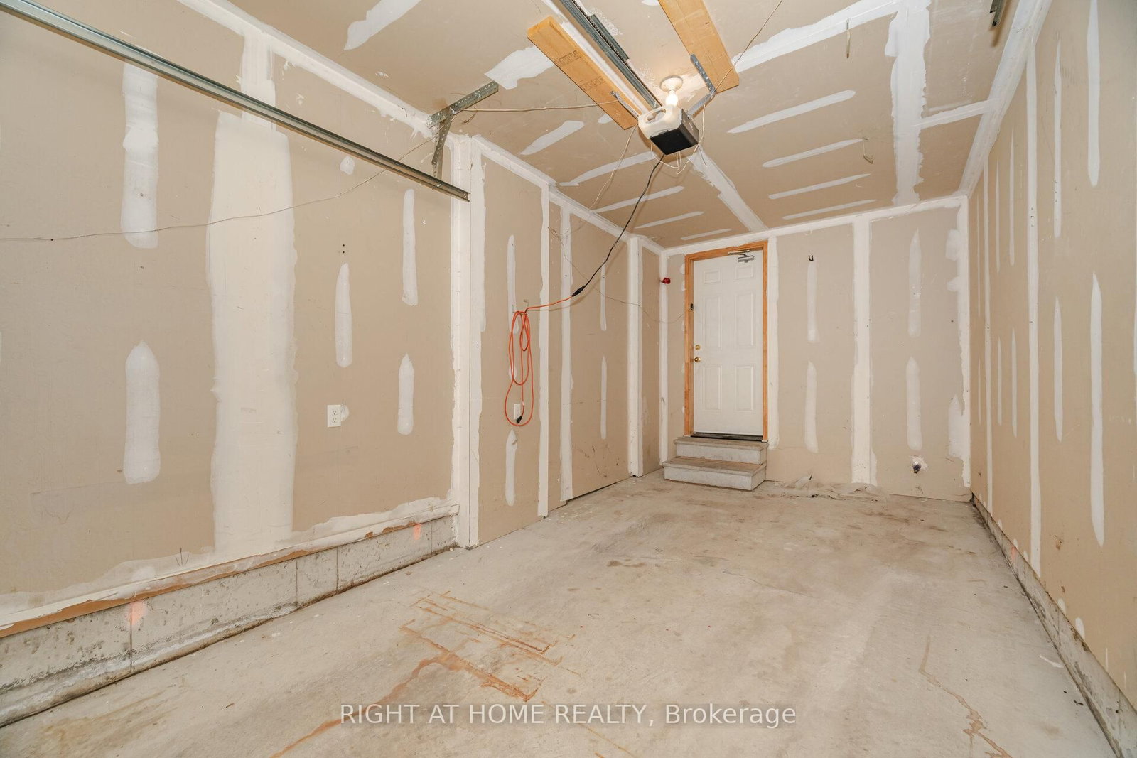 23 Peartree Court • Barrie, ON photo 38