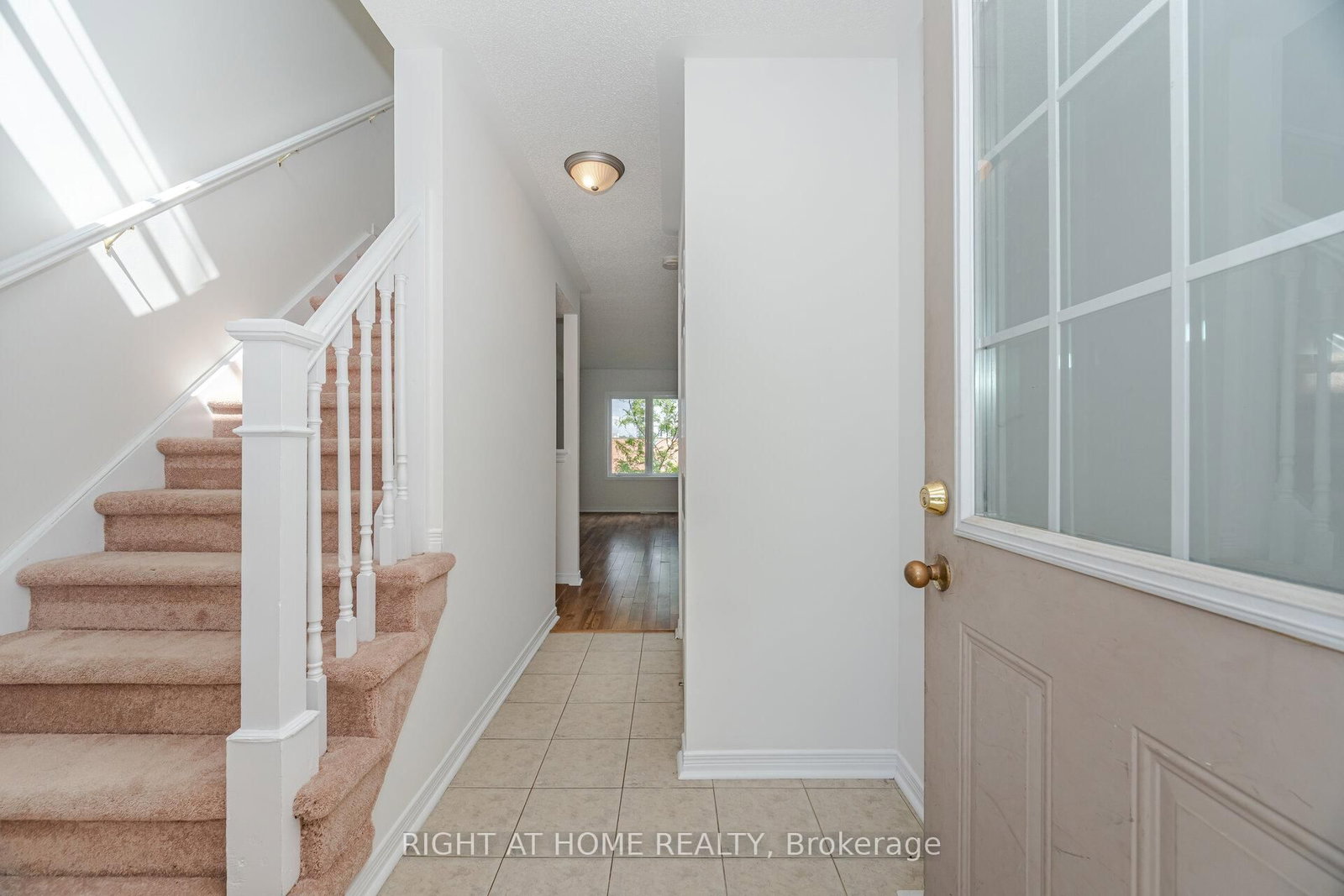 23 Peartree Court • Barrie, ON photo 6
