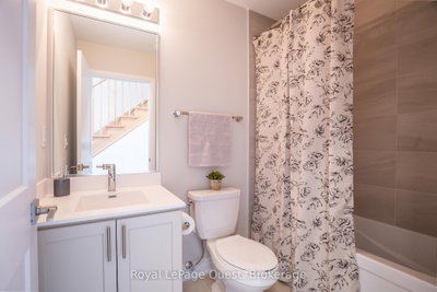 93 Lightfoot Drive • Orillia, ON photo 9