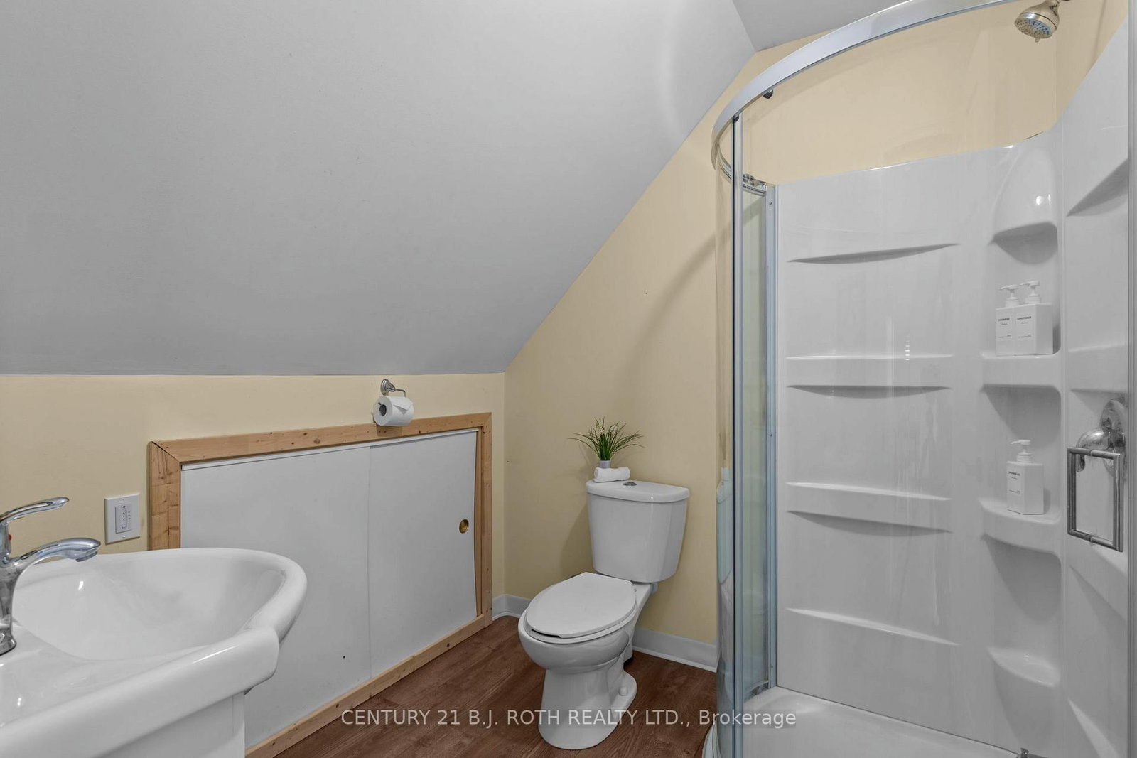 Listing Image 45