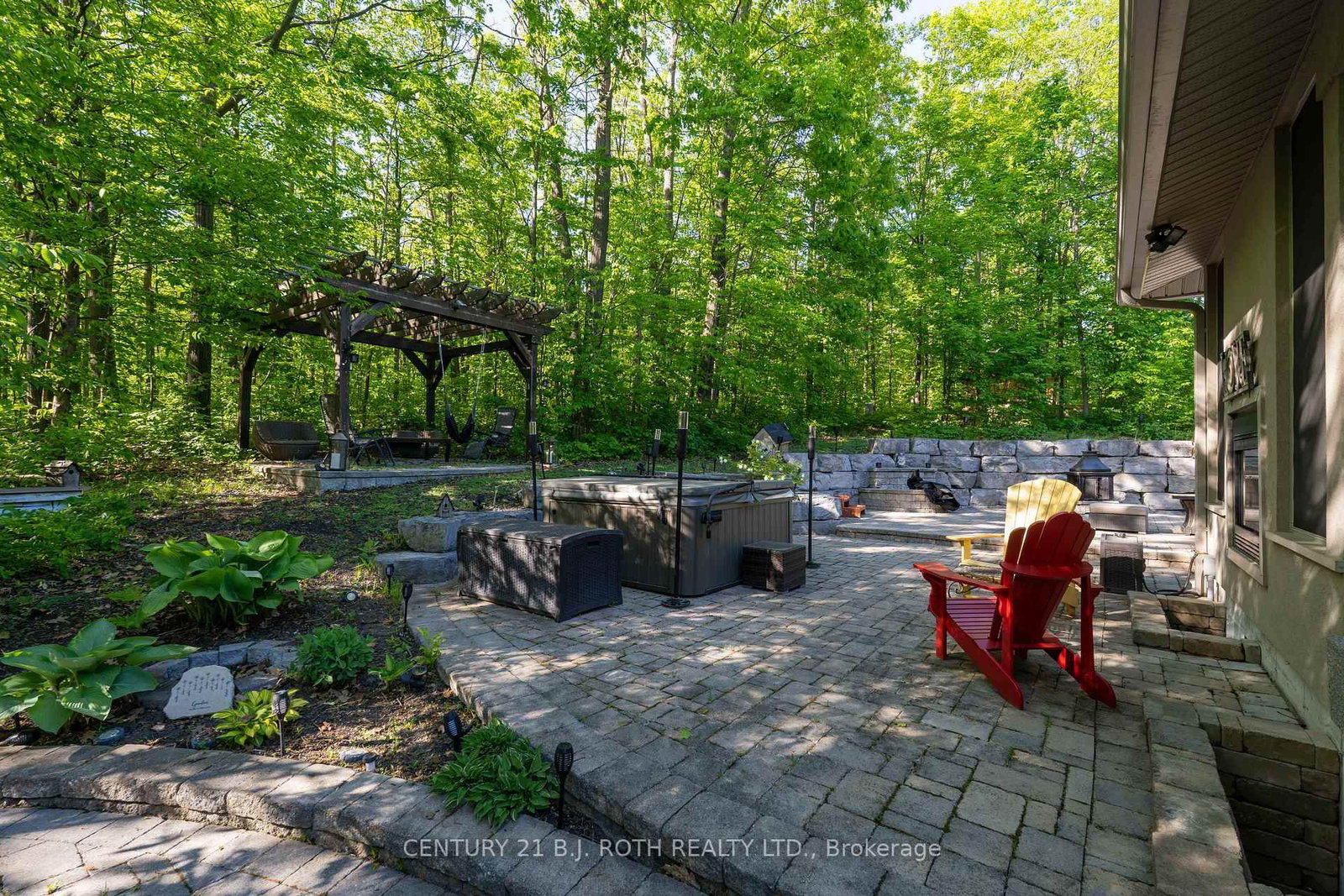 1 PIERCE Court • Springwater, ON photo 28