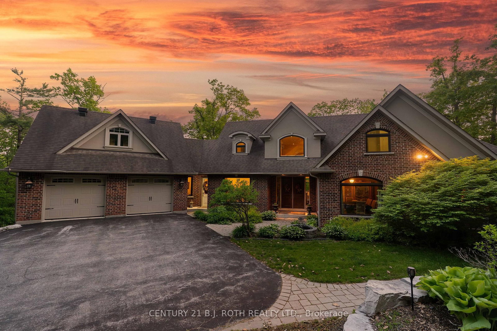 1 PIERCE Court • Springwater, ON photo 3