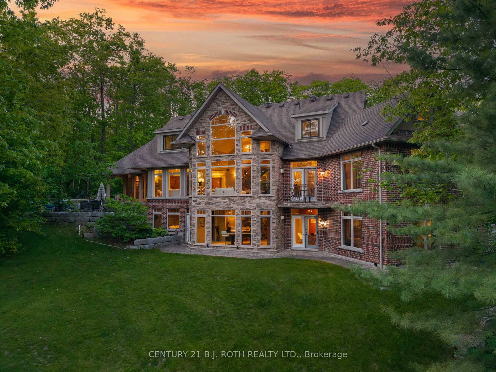 1 PIERCE Court • Springwater, ON photo 9