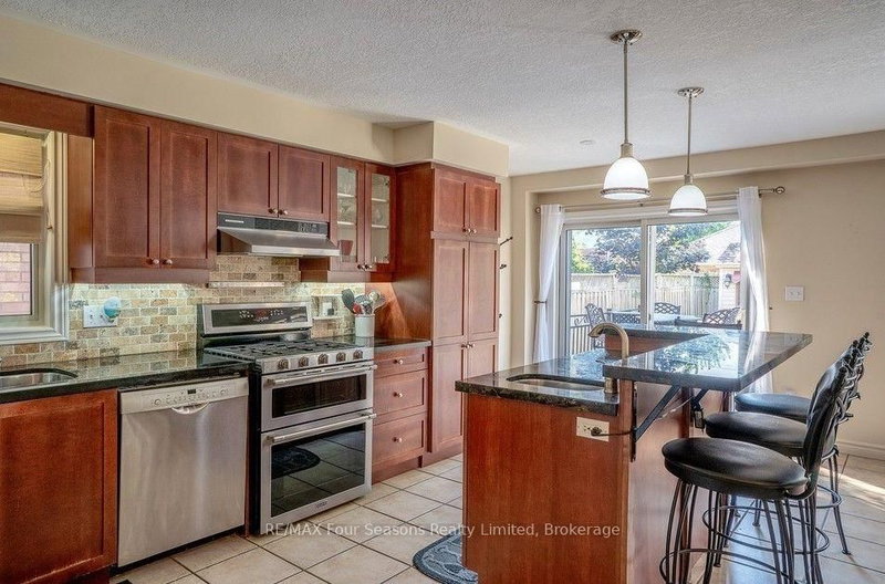 59 Highlands Crescent