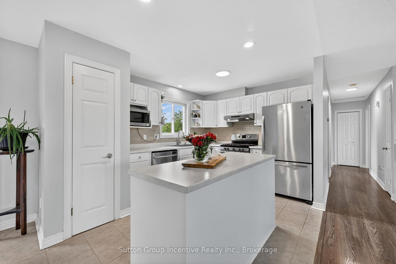 5 Marl Creek Drive • Springwater, ON photo 15