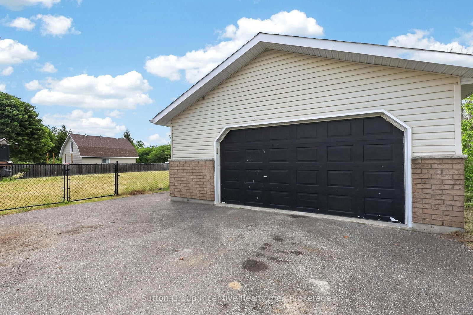 5 Marl Creek Drive • Springwater, ON photo 5