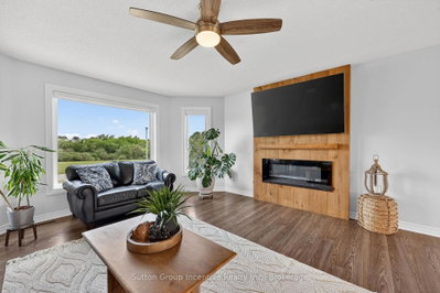 5 Marl Creek Drive • Springwater, ON photo 8