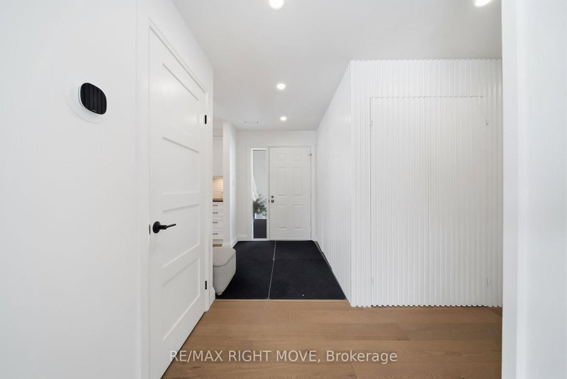 205 - 585 Atherley Road