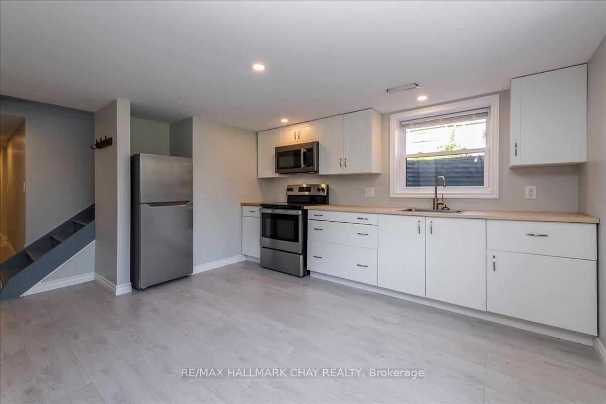 69 Rodney Street • Barrie, ON photo 24