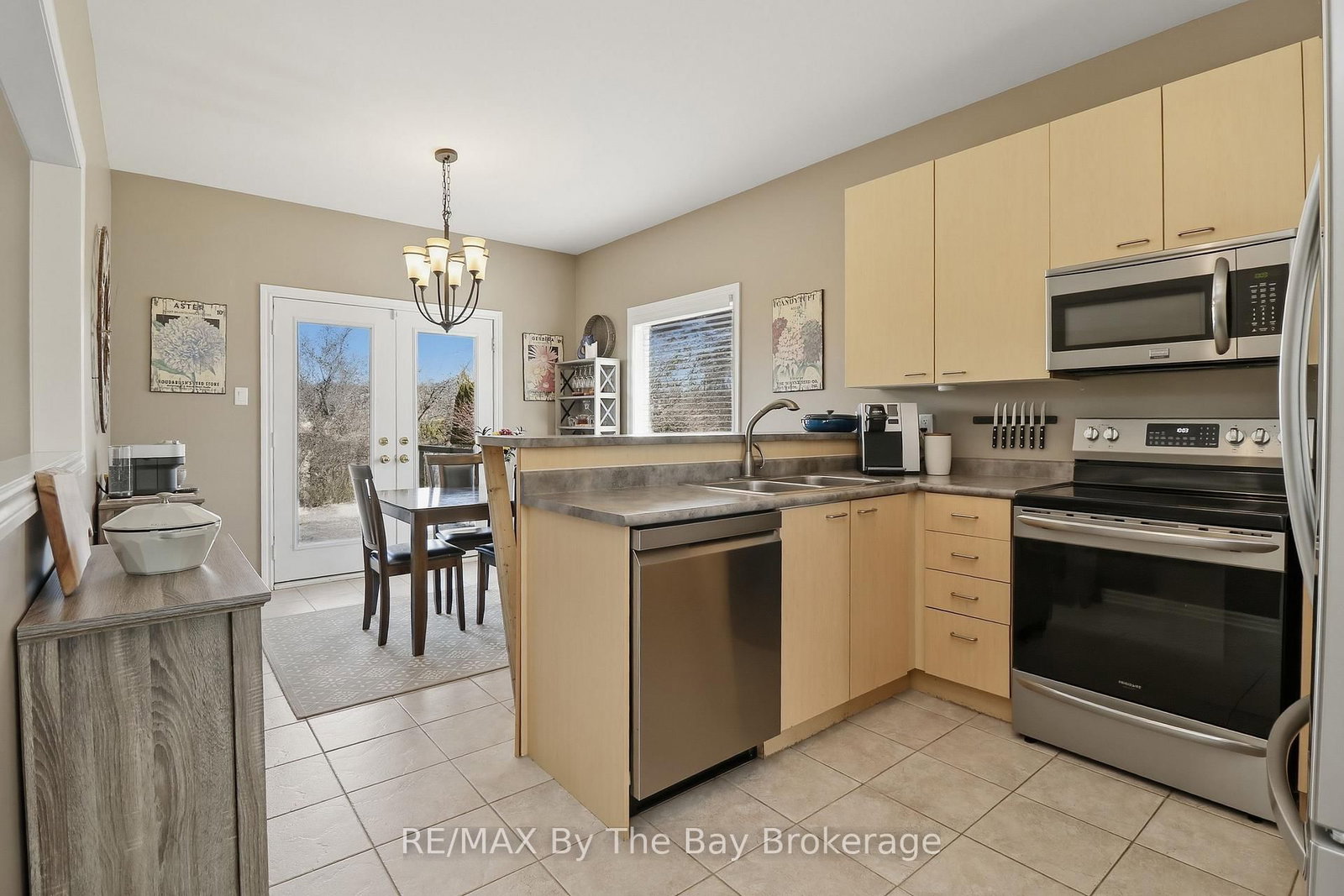 18 Maple Drive • Wasaga Beach, ON photo 16