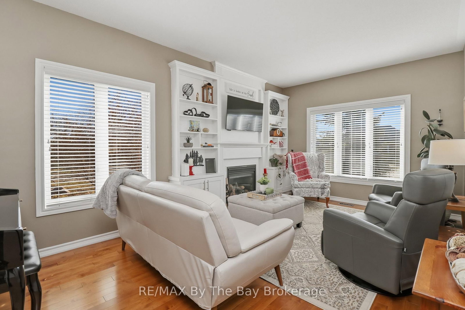 18 Maple Drive • Wasaga Beach, ON photo 4
