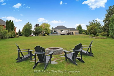 18 Maple Drive • Wasaga Beach, ON photo 7