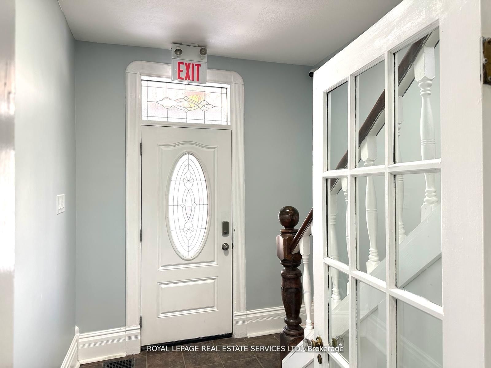 100 Essa Road, Unit Main Floor