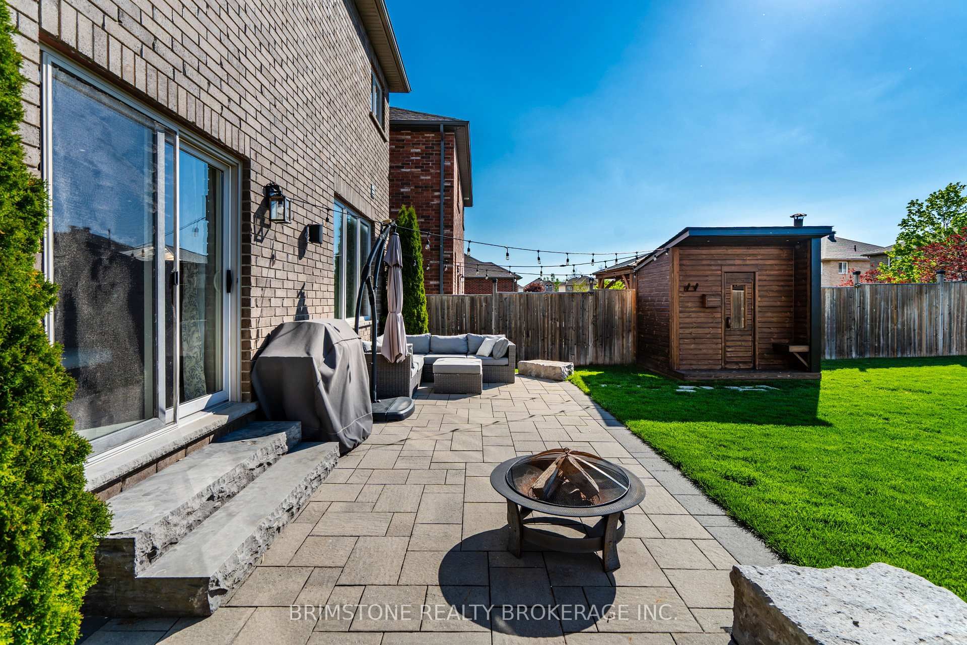 15 Lowry Court