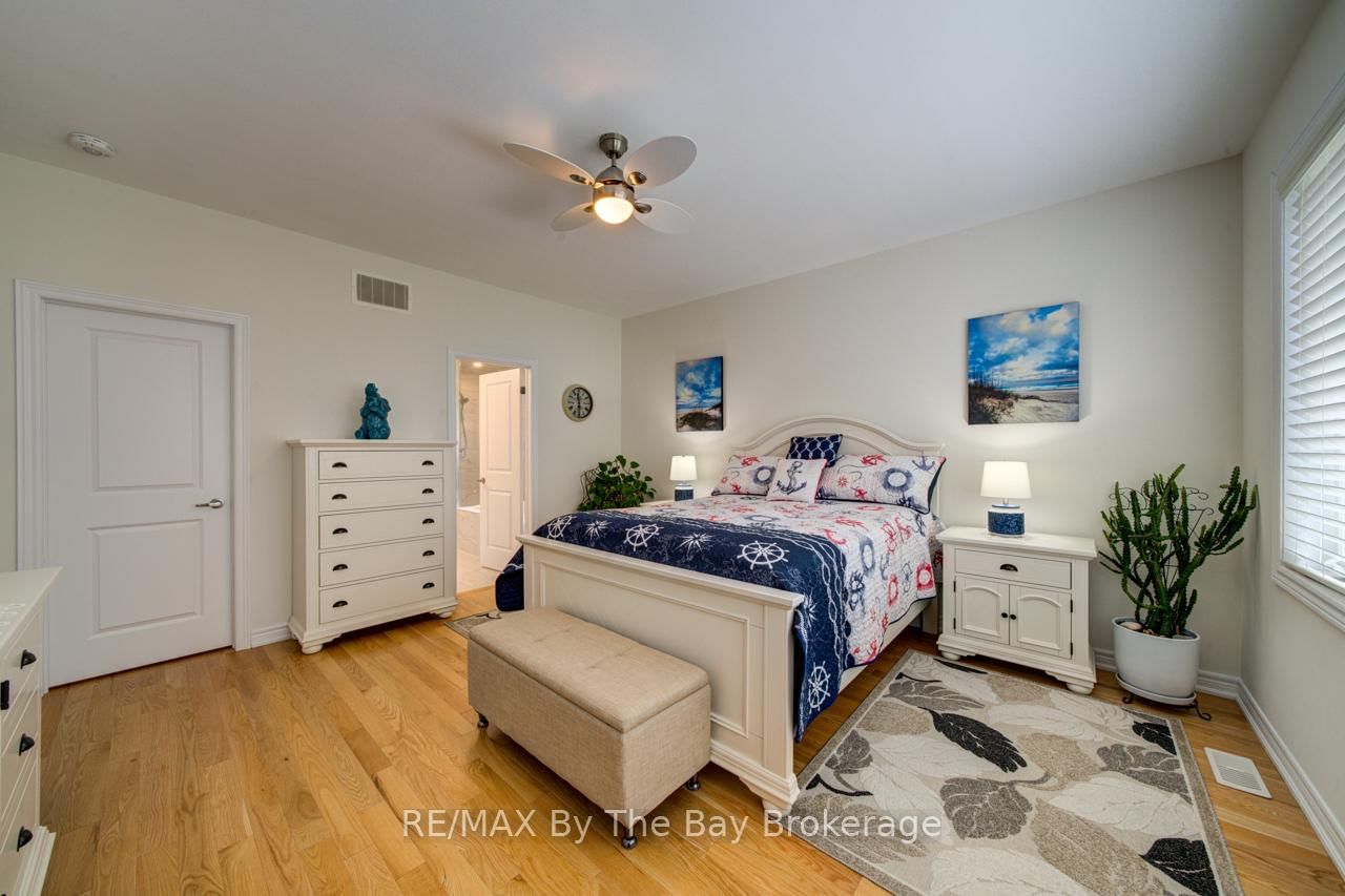 43 Fawndale Crescent • Wasaga Beach, ON photo 10