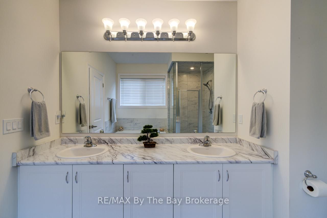 43 Fawndale Crescent • Wasaga Beach, ON photo 13