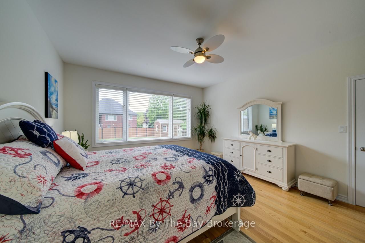 43 Fawndale Crescent • Wasaga Beach, ON photo 16