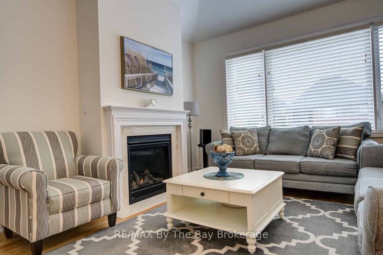 43 Fawndale Crescent • Wasaga Beach, ON photo 8
