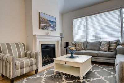43 Fawndale Crescent • Wasaga Beach, ON photo 8