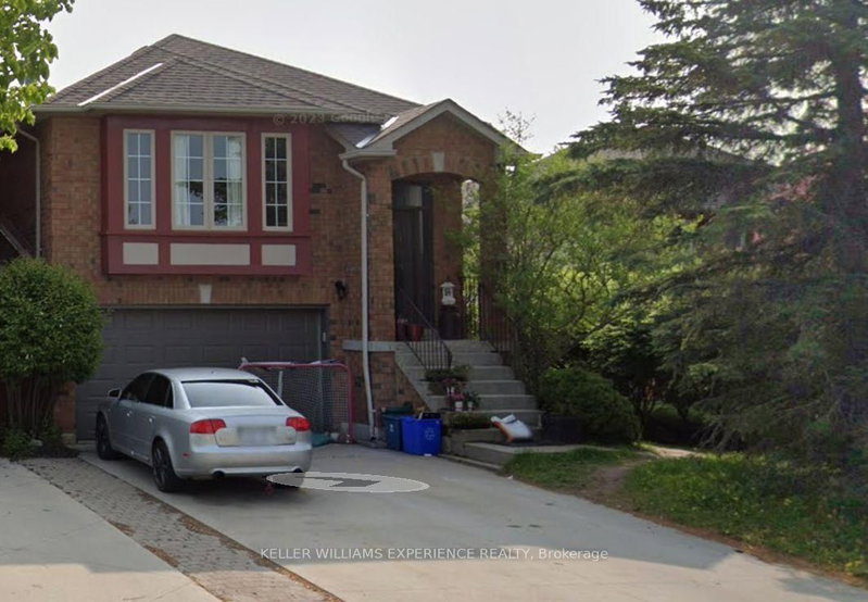 home for lease on Ground-13 Rundle Crescent