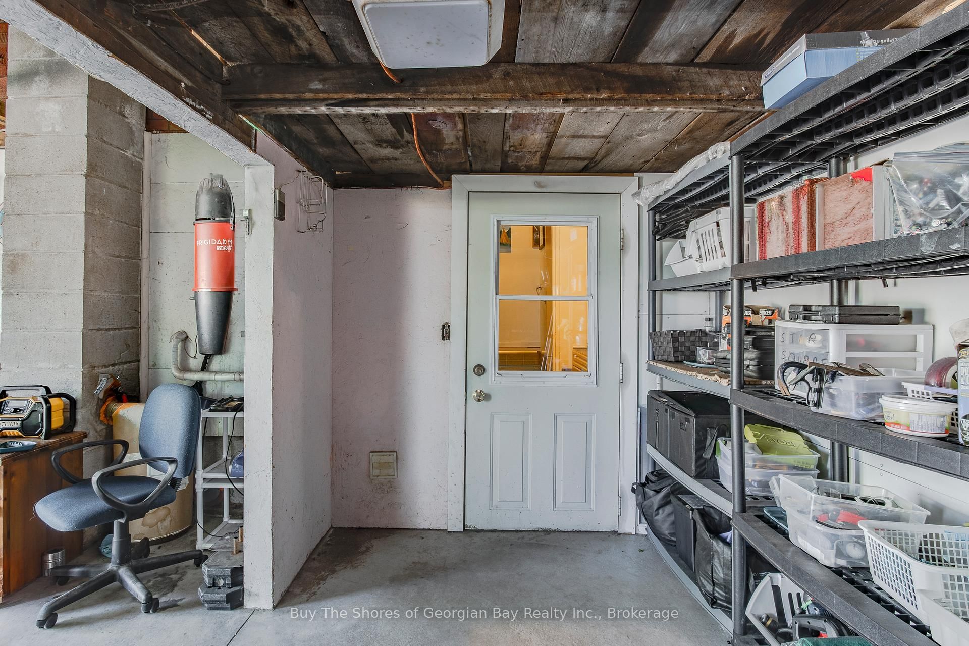 17 Balm Beach Road E