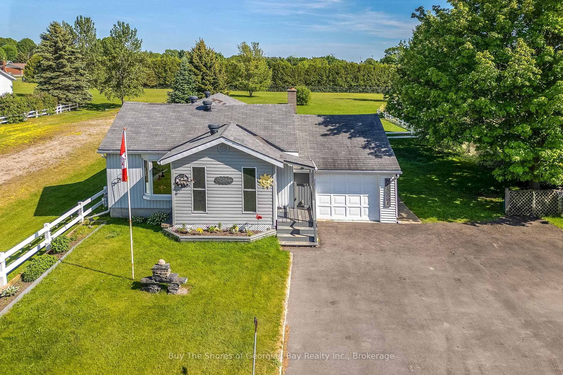 17 Balm Beach Road E