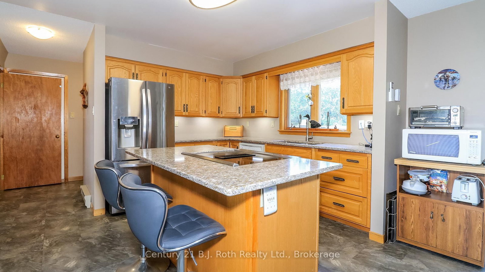 Listing Image 7