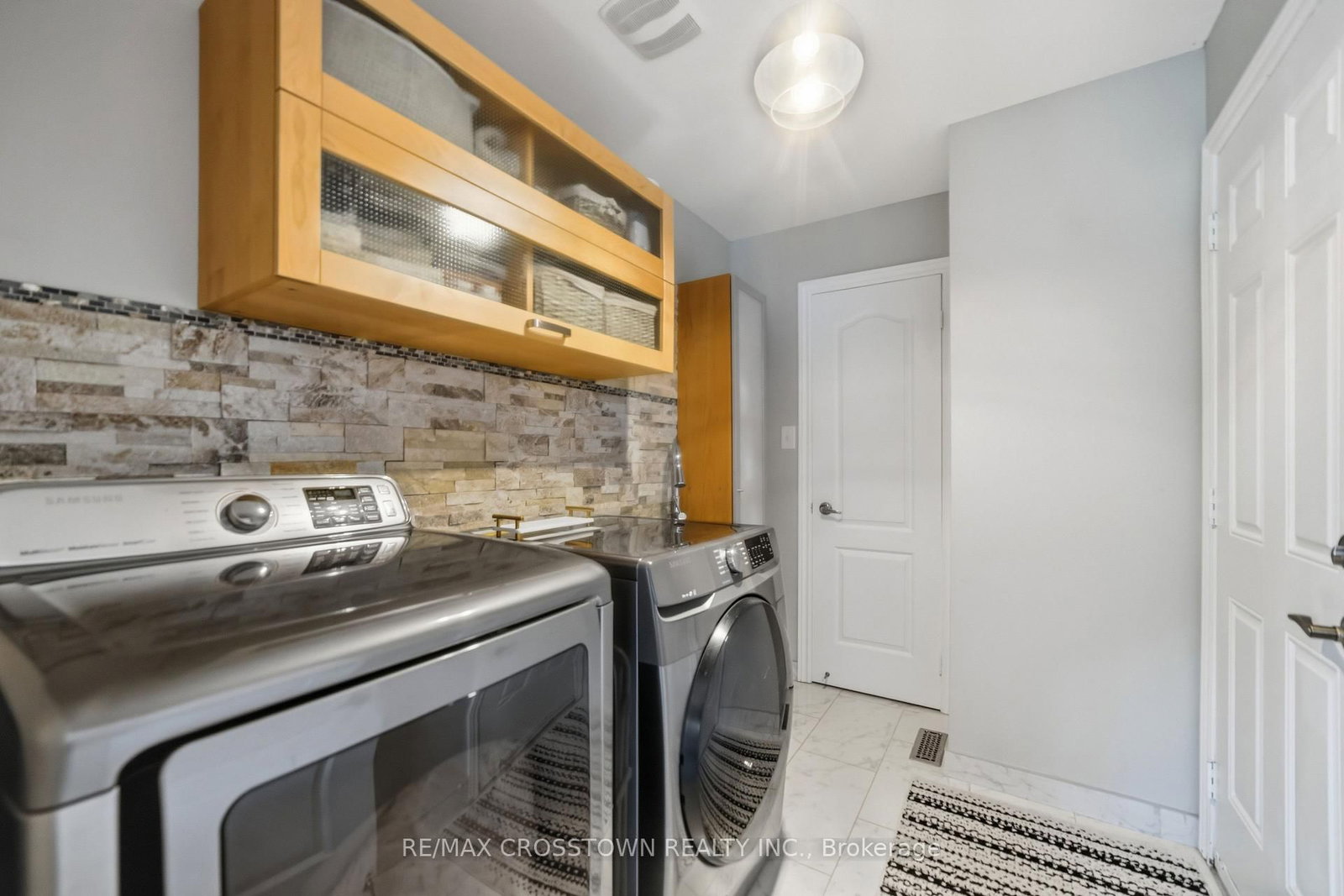 17 Counsellor Terrace • Barrie, ON photo 16