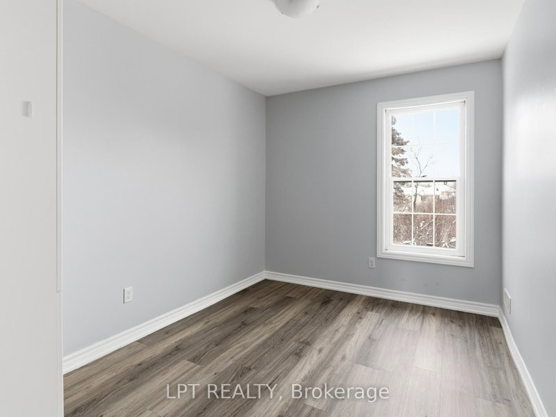 4 - 244 Penetanguishene Road