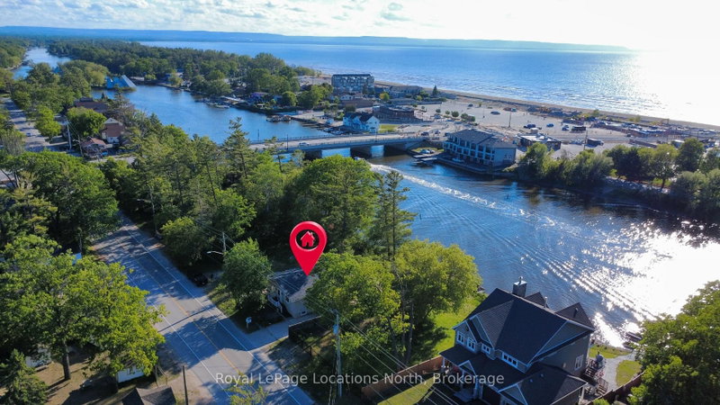 32 River Road E
